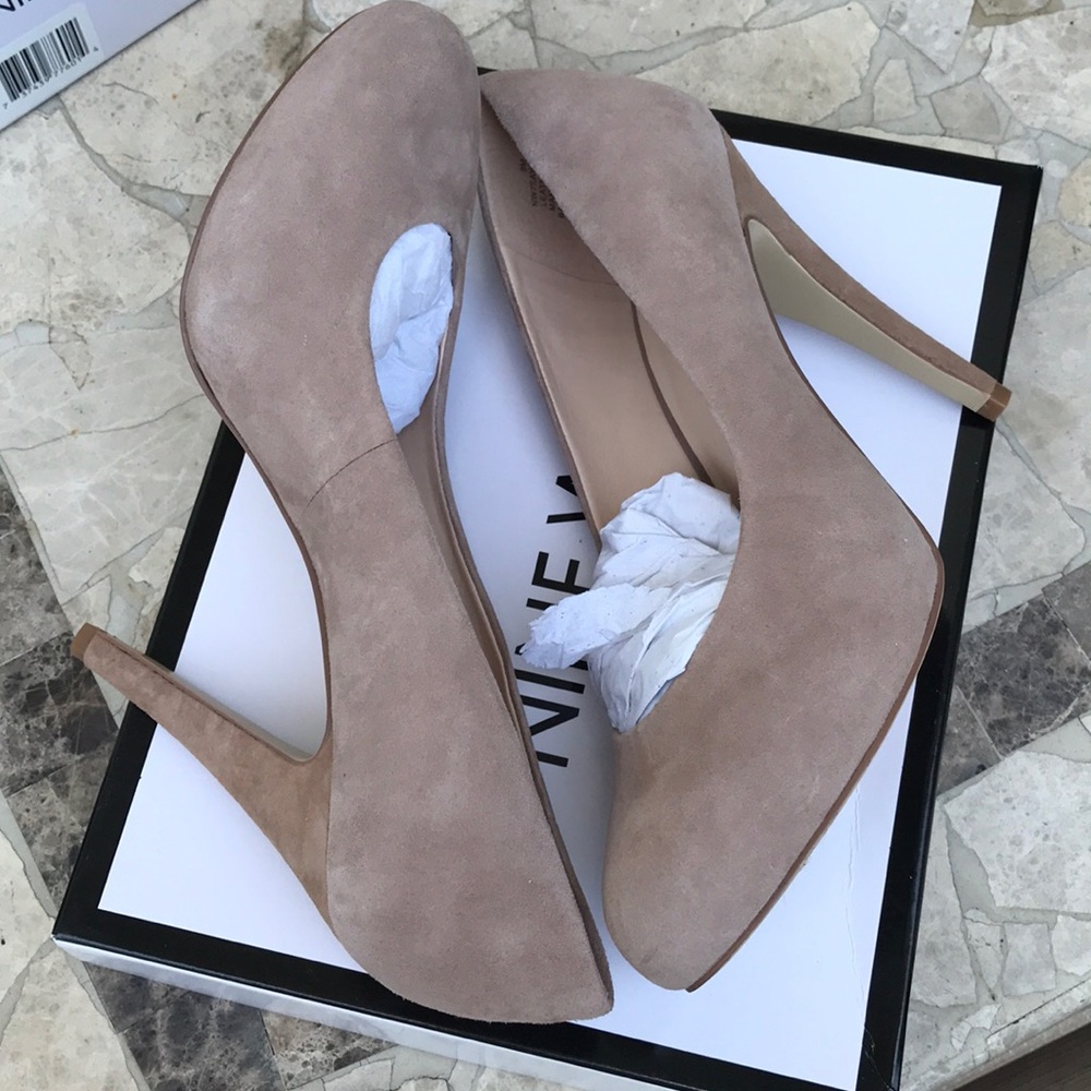 NIB beige suede heels”price firm”